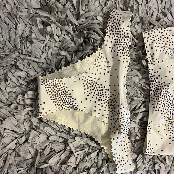 Bnwt PILYQ reversible bikini π - Picture 3 of 6